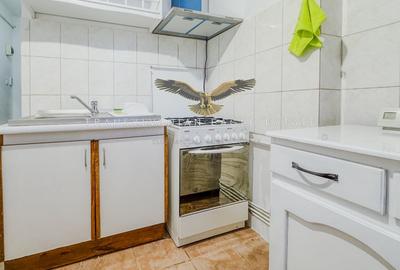 Garsonieră decomandată în Central - 9