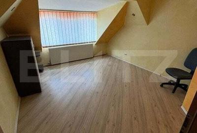 Apartament cu 5 camere decomandat în Central - 2
