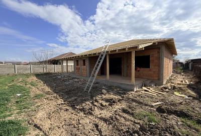 Duplex cu 3 camere cu Canalizare în Moșnița Nouă - 1