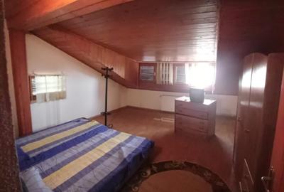 Casă cu 7 camere cu Canalizare în Central - 9