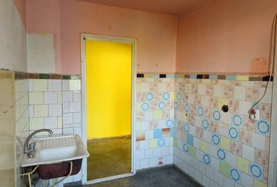Apartament cu 3 camere decomandat în Brâncoveanu