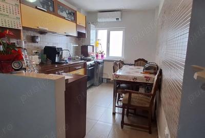 Apartament cu 3 camere decomandat în Central - 1