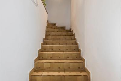 Casă cu 6 camere cu Teren 286 Mp în Eroii Revoluției