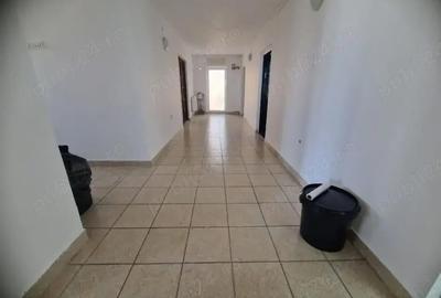 Casă cu 5 camere cu Teren 700 Mp în Păulești - 4
