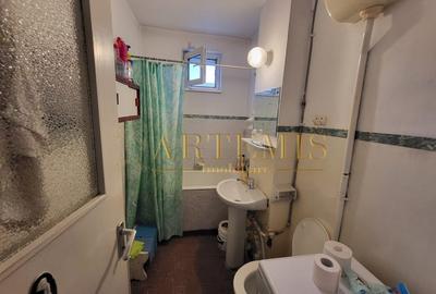 Apartament de 3 camere, decomandat, 60 mp., zona Independentei - 8