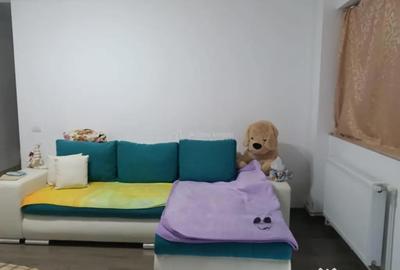 Apartament cu 2 camere decomandat în Lazu