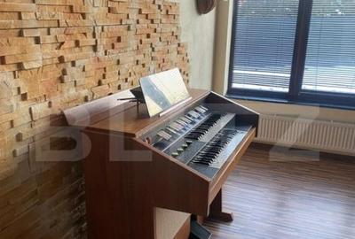 Casa de vanzare, cu 4 camere, 268 mp + teren 786 mp, zona-M - 17