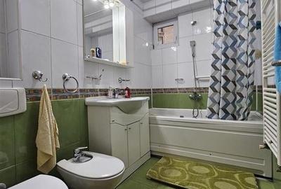 Apartament de inchiriat, 3 camere, structura mare, in bloc cu stalp, str. Grivit - 10