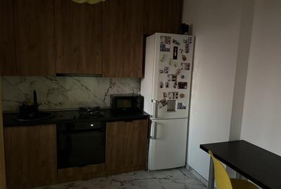 Apartament cu 3 camere decomandat în 14 Mai