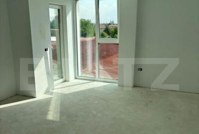 Apartament cu 3 camere decomandat în Lipovei