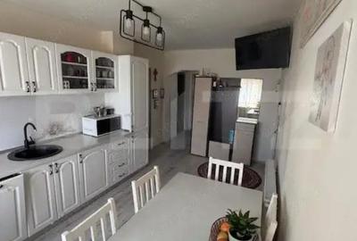 Apartament cu 4 camere decomandat în Central - 8