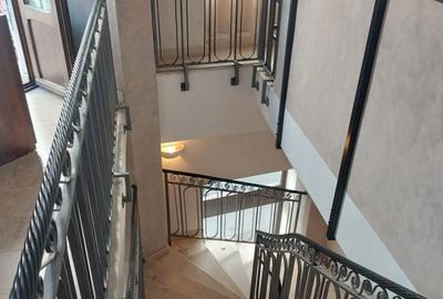 Spațiu comercial, de 214 mp, în Central - 4