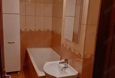 Garsonieră decomandată în Eroii Revoluției