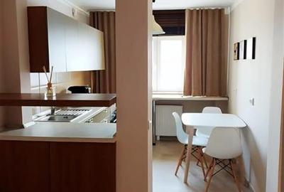 Apartament cochet, doua camere, structura decomandata,  priveliste spre munte, R - 6