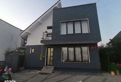 Casă cu 4 camere cu Teren 140 Mp în Central