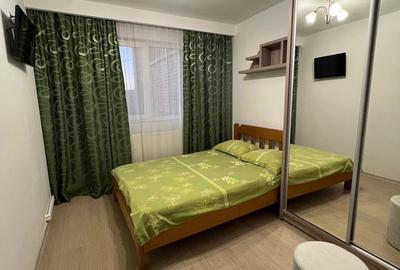 Apartament cu 3 camere semidecomandat în Central - 1