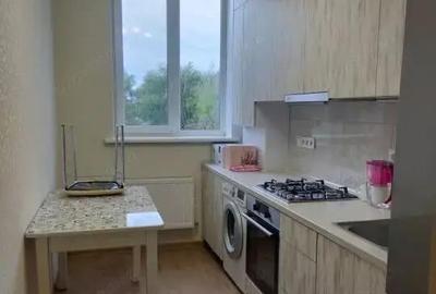 Garsonieră în Titan - 2