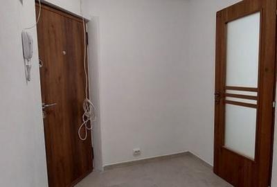 Bd. Chisinau , statia Pictor Harlescu, bloc stradal, reabilitat - 16