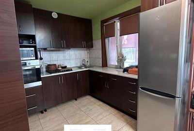 Casă cu 4 camere cu Teren 1640 Mp în Groși - 10