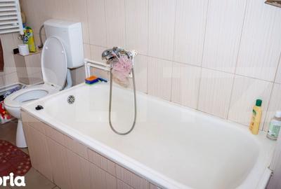 Casă cu 4 camere cu Teren 485 Mp în Piața Centrală - 2