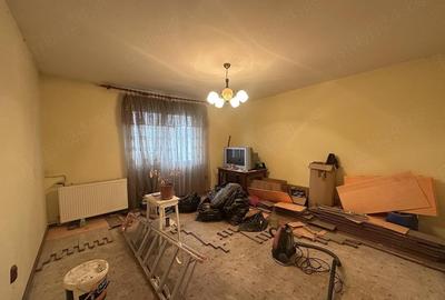 Apartament cu 2 camere decomandat în Sud