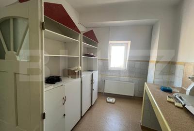 Imobil de inchiriat, 329 mp, Centru Vechi - 12 camere - 6