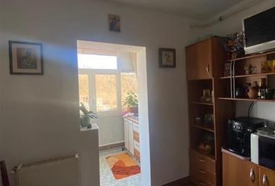 APARTAMENT 2 CAMERE, 2 BALCOANE DE VANZARE IN ONESTI ,CARTIER MAL - 10