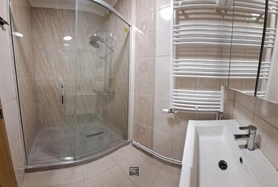 Apartament cu 3 camere semidecomandat în Central - 9