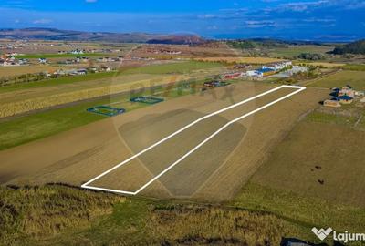 Teren de 8900 mp, în Sânpetru - 8