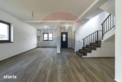 Casă cu 4 camere cu Teren 397 Mp în Hărmanului - 2