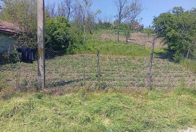 Teren de 856 mp, în Central - 3
