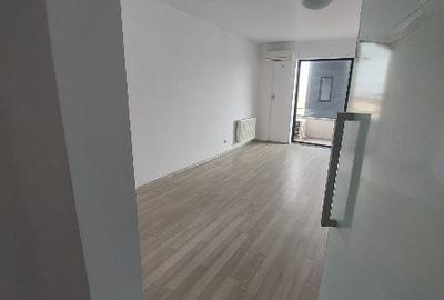 Bd. MAMAIA, spatiu BIROURI, 103 mp., compartimentat 4 birouri, oficiu - 2