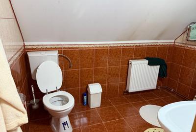 Casă cu 7 camere cu Canalizare în Moieciu de Jos - 5