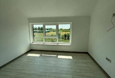 Casă cu Teren 450 Mp în Central - 3