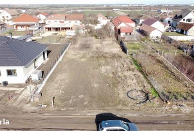 Teren de 900 mp, în Ghiroda