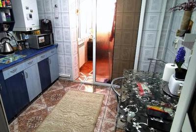 Apartament cu 2 camere decomandat în Piața Centrală - 4