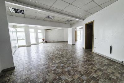 Spațiu comercial, de 93 mp, în Central - 6