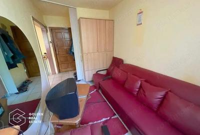 Apartament cu 3 camere, decomandat, etaj intermediar, zona Dacia - 2