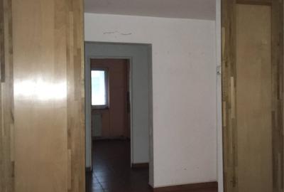 Apartament cu 3 camere decomandat în George Enescu - 1