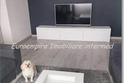 Apartament cu 3 camere semidecomandat în Dacia