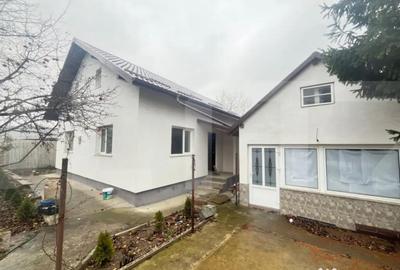 Casă cu 3 camere cu Teren 549 Mp în Central - 1