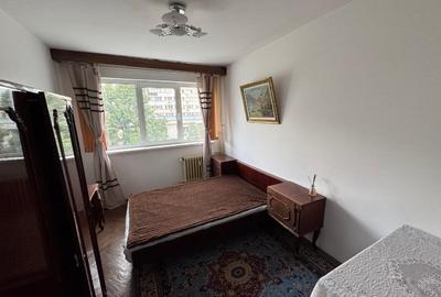 Apartament cu 3 camere semidecomandat în Lujerului
