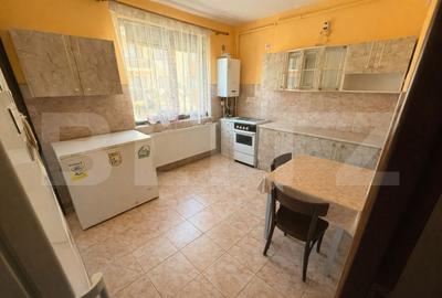 Apartament cu 2 camere decomandat, mobilat în Florești
