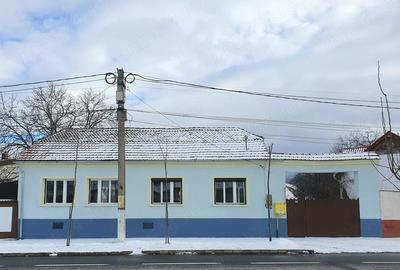 Casă cu 3 camere cu Teren 600 Mp în Central - 2