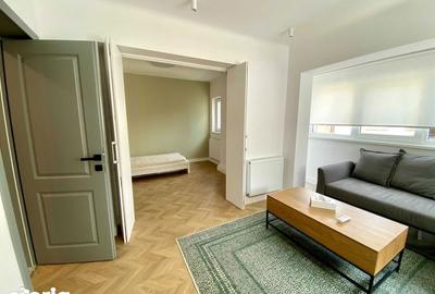 Apartament cu 3 camere, mobilat în Victoriei
