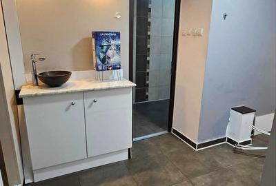 Spațiu comercial, de 40 mp, în Central - 13