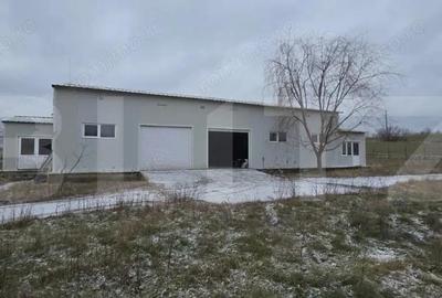 Spațiu comercial, de 180 mp, în Central - 4