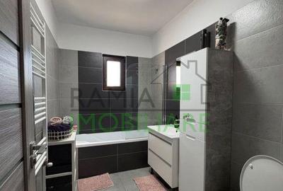 Casă cu 4 camere cu Teren 150 Mp în IAR