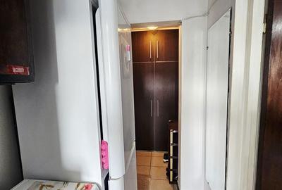 Apartament cu 3 camere semidecomandat în Berceni - 8