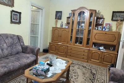Apartament cu 3 camere semidecomandat în Brad - 7
